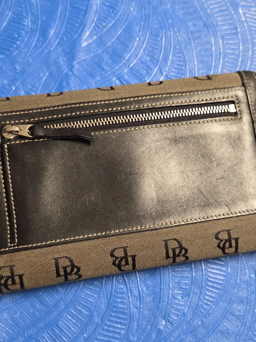 Dooney & Bourke doone burke